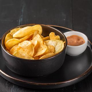 Chipsuri de casa cu sosul casei