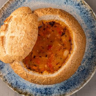 Ciorbă de fasole in paine (de post)