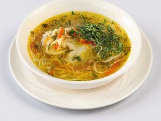 Supă de găină cu tăiței