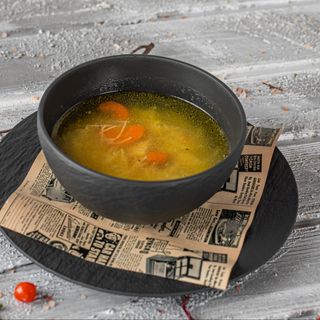 Supa de pui cu taitei (meniu copii)