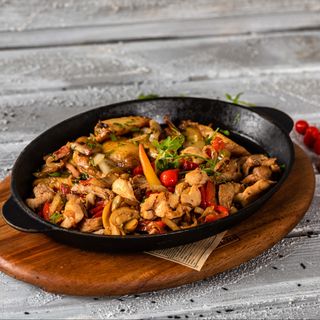 Fașii de carnuri mixte ușor picante