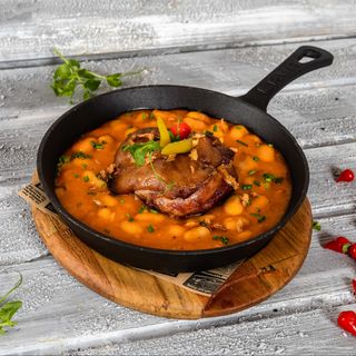 Iahnie de fasole cu ciolan afumat