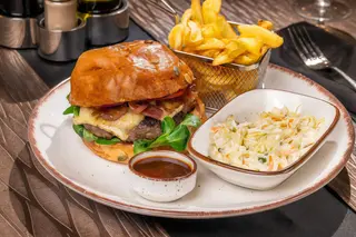 Burger de vita black angus by Catalin Scarlatescu