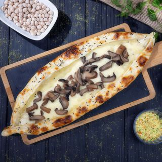 Pide cu cascaval si ciuperci