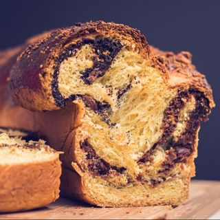 Cozonac Casandra cu nuca, cacao si stafide (1 kg.)