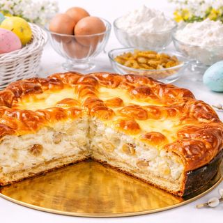 Pasca Casandra - cu brânză dulce și stafide aromate