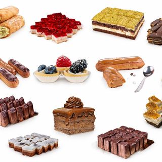 Platou personalizat cu mini prăjituri - alege și combină după preferințe