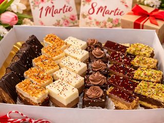 Mix Box Primăvara – 6 Gusturi de Răsfăț (Cabana, Krantz, Trio mousse, Mini Amandine, Dobos,  Fistic - 1,5 kg.)