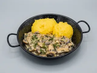 Ciulama de ciuperci cu mamaliguta