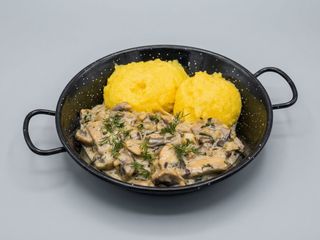 Ciulama de ciuperci cu mamaliguta