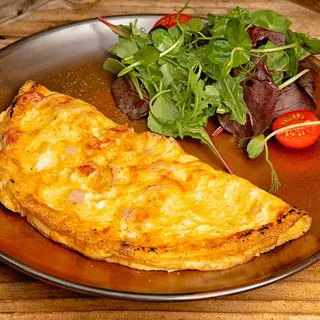Omletă cu mozzarella și șuncă