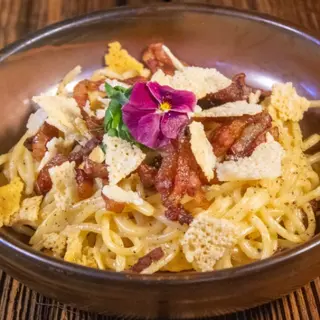 Spaghete carbonara cu guanciale
