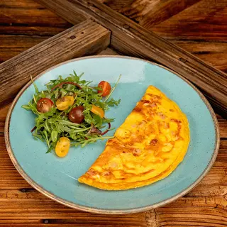 Omletă cu mozzarella și șuncă