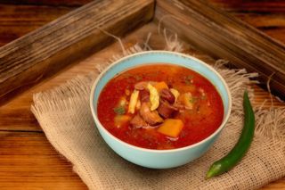 Babgulyas la ceaun cu vită și porc mangalița