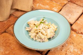 Penne gorgonzola și speck