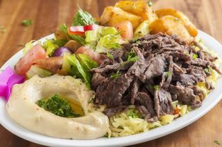 Shaorma vita si berbec farfurie