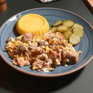 Carne la garnita