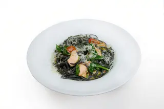 Spaghete brunete cu somon