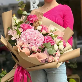 Buchet mixt cu hortensie