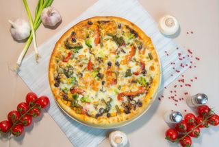 Pizza Lacto-Vegetariană Vulcano
