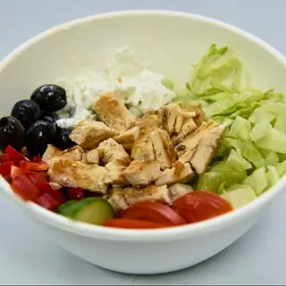 Salată cu piept de pui la grătar