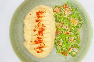 Humus tahini cu Tabbouleh şi quinoa vegan