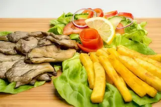 Grill pleurotus cu cartofi din țelină și salată, vegan, fără gluten