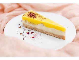 Tort cu mango și vanilie cu sirop agave, raw, fără gluten