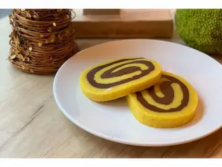 Ruladă cu ciocolată și migdale, raw, fără gluten