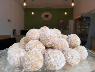 Trufă cu lămâie și cocos, raw, fără gluteen