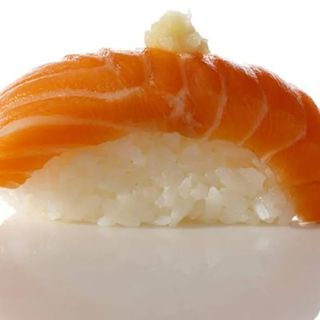 Salmon Nigiri Garlic (1 buc )