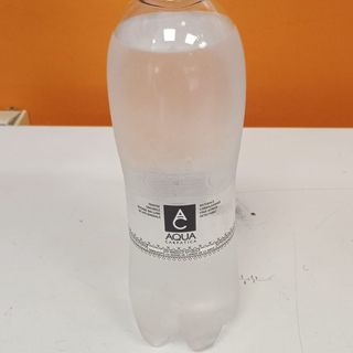 Apa minerala aqua la 500 ml