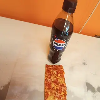 Pizza cu sunca si porumb + pepsi 500 ml
