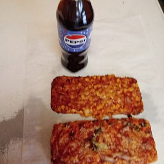 pizza sunca si ciuperci + pizza sunca si porumb + 1 pepsi la 500ml