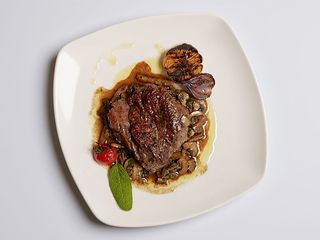 Muschi de vita cu Sos Brun