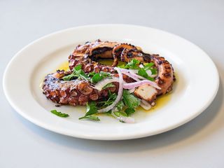 Tentacule la Caracatita la Grill