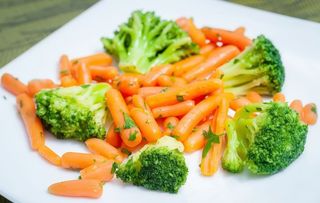 Brocolli cu baby morcovei