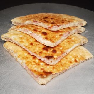 Pizza Sandwich cu Șuncă