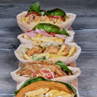 Chifla cu piept de pui