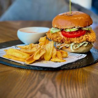 Burger Grota Rece cu pui crocant