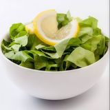 Salată verde cu lămâie