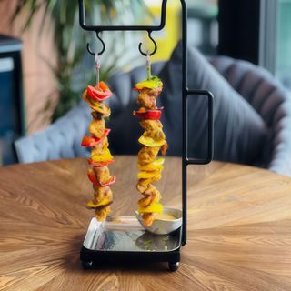 Frigărui chicken tikka cu sos verde