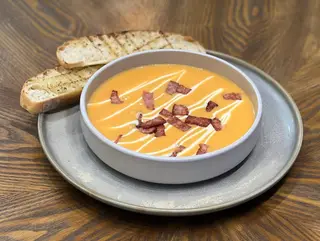 Supă cremă de cartof dulce cu bacon crocant 300g