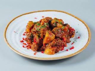 Gulas ardelenesc cu vrabioara de vita si cartofi 