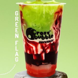 Pear matcha with blackcurrant puree