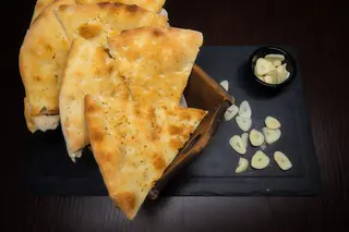  Focaccia cu usturoi