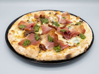 Pizza Pesto E Speck