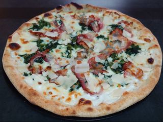 Pizza Spinaci E Pancetta