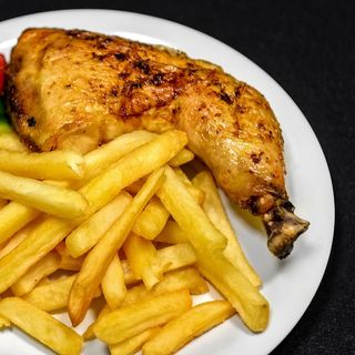 Meniu Pulpă de Pui cu cartofi prăjiți 