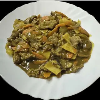 44.Carne de vita in sos curry